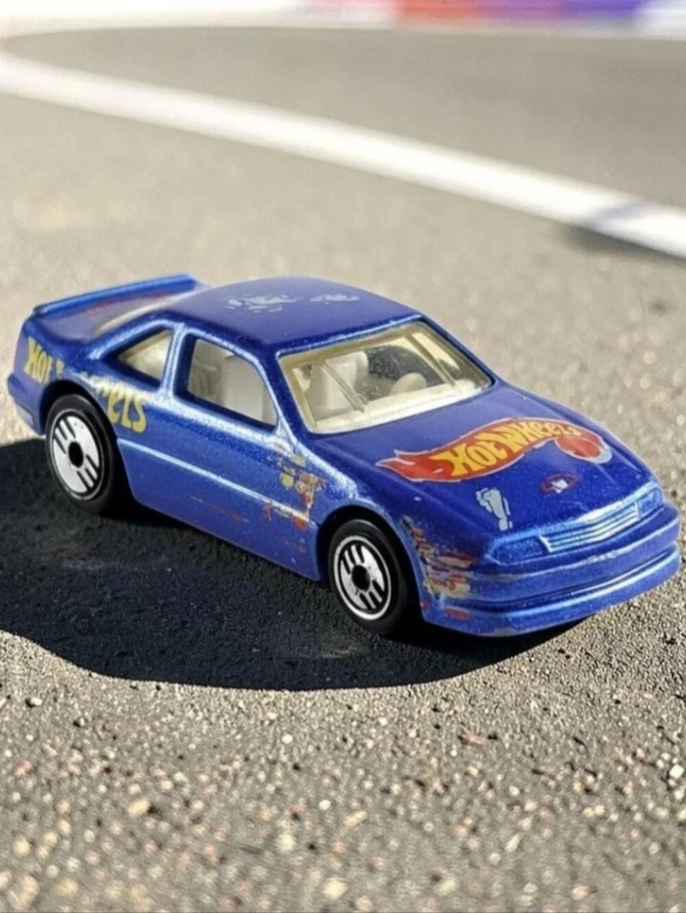 1996 Hot Wheels #1 Lumina Stocker HW Race Team Edition Die-Cast1:64 Race Car Toy